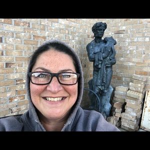 Meet your Posher, Carla